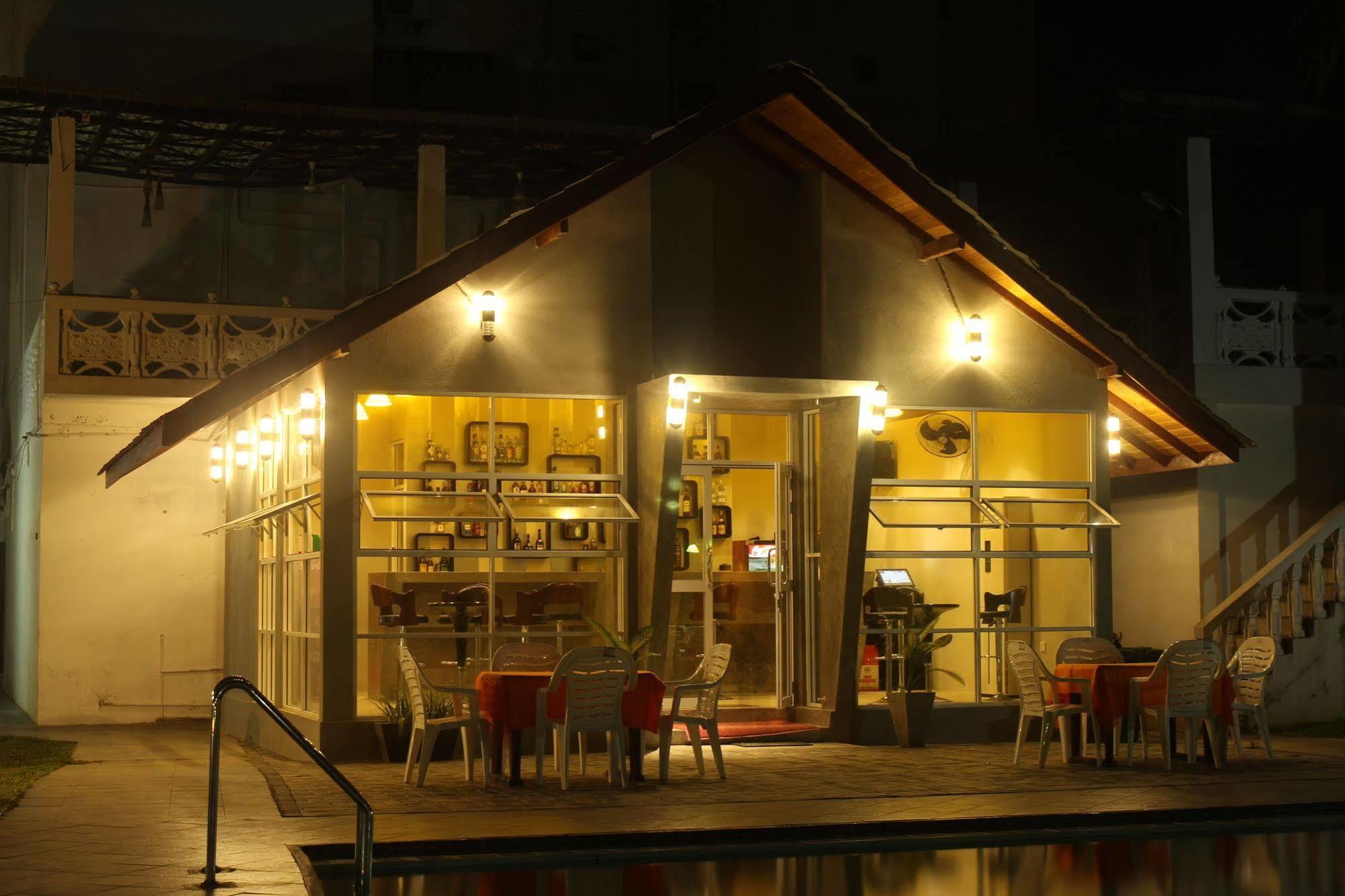 纳芙洛海滩度假酒店 帕讷杜勒 外观 照片